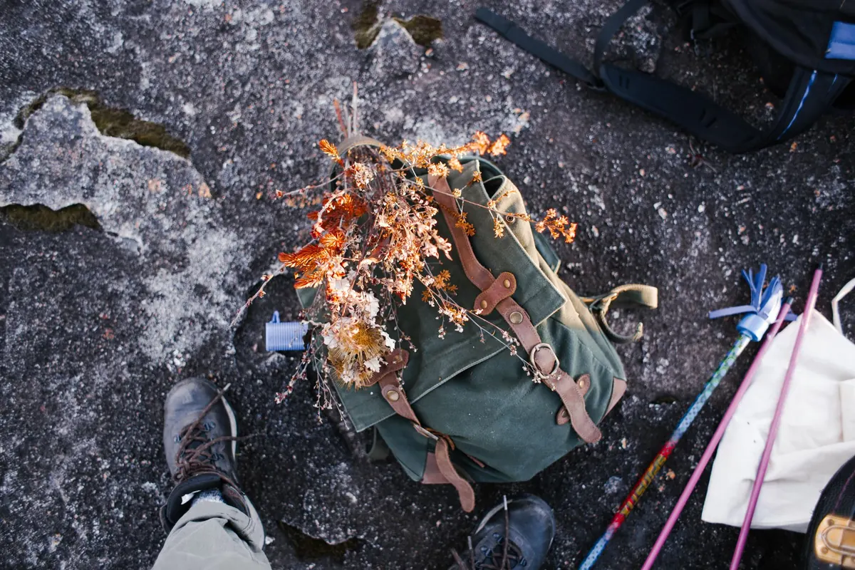 A Folly Visitor's Packing Checklist: Day-Trip Essentials for Ruins and Rural Sites